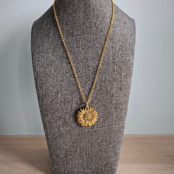 “You Are My Sunshine” Sunflower Message Necklace - Picture 6 of 8